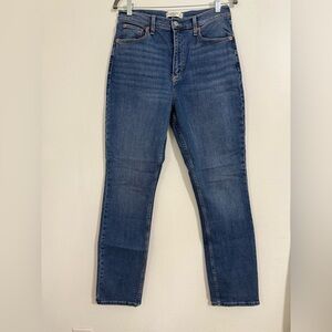 USED Abercrombie & Fitch Blue slim straight Jeans. Ultra high rise.